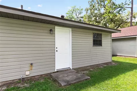 Exterior - 3719 SE 4th St, Ocala, FL 34471 photo 9 of 15