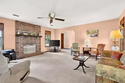 Living - 3719 SE 4th St, Ocala, FL 34471 photo 5 of 6