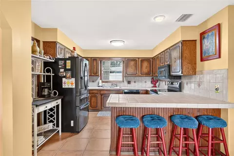 Kitchen - 3719 SE 4th St, Ocala, FL 34471 photo 2 of 7