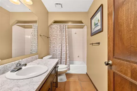 Bath - 3719 SE 4th St, Ocala, FL 34471 photo 8 of 8