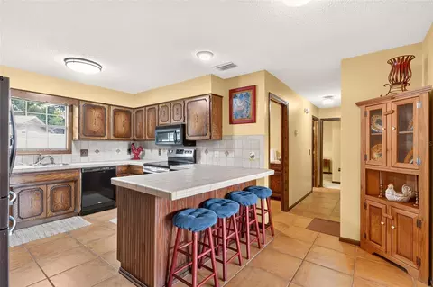 Kitchen - 3719 SE 4th St, Ocala, FL 34471 photo 1 of 7