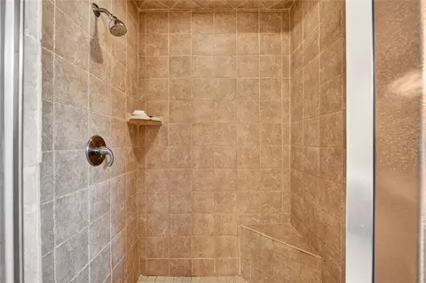 Bath - 3719 SE 4th St, Ocala, FL 34471 photo 4 of 8