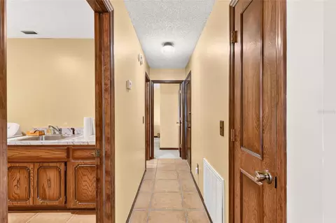 Entry Way - 3719 SE 4th St, Ocala, FL 34471 photo 7 of 7