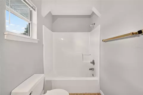Bath - 95 Teak Rd, Ocala, FL 34472 photo 2 of 4