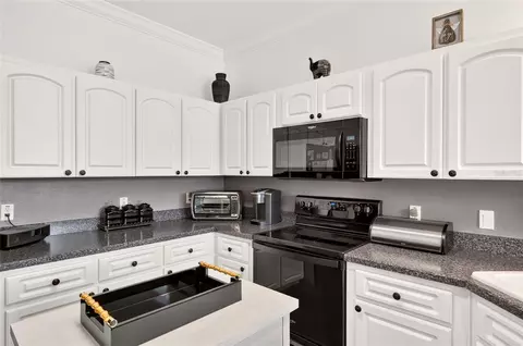 Kitchen - 9801 SW 89th Loop, Ocala, FL 34481 photo 6 of 8