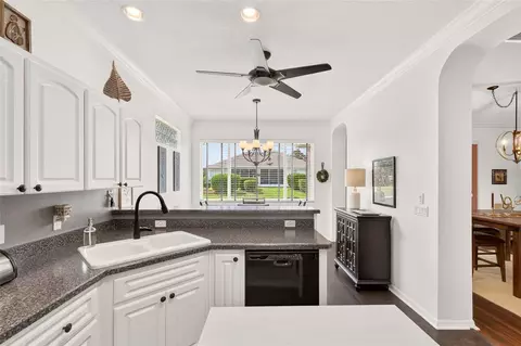 Kitchen - 9801 SW 89th Loop, Ocala, FL 34481 photo 8 of 8