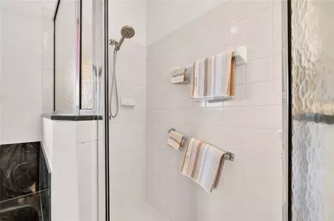 Bath - 9801 SW 89th Loop, Ocala, FL 34481 photo 5 of 8