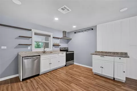 Kitchen - 520 SE 5th St, Williston, FL 32696 photo 1 of 1