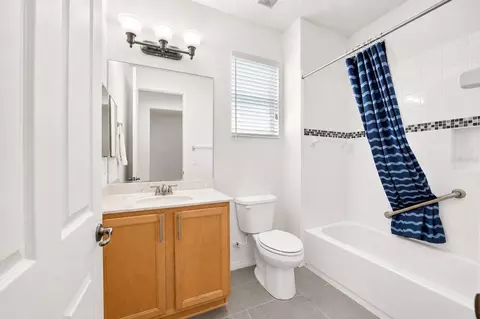 Bath - 9316 SW 94th Loop, Ocala, FL 34481 photo 3 of 3
