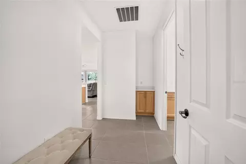 Entry Way - 9316 SW 94th Loop, Ocala, FL 34481 photo 3 of 3