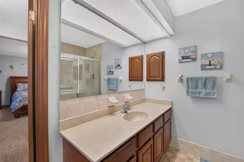 Bath - 3765 SE 29th Ct, Ocala, FL 34471 photo 1 of 3