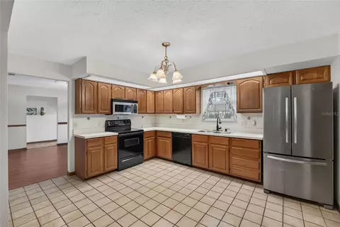 Kitchen - 3765 SE 29th Ct, Ocala, FL 34471 photo 1 of 3
