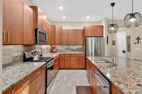 Kitchen - 10327 SW 96th Loop, Ocala, FL 34481 photo 5 of 7