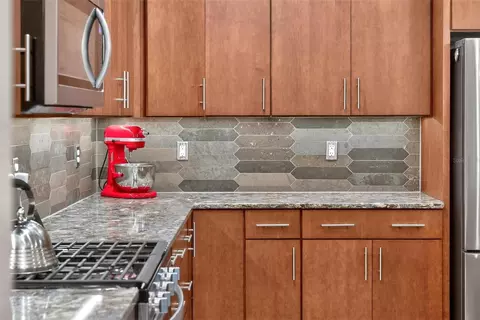 Kitchen - 10327 SW 96th Loop, Ocala, FL 34481 photo 6 of 7