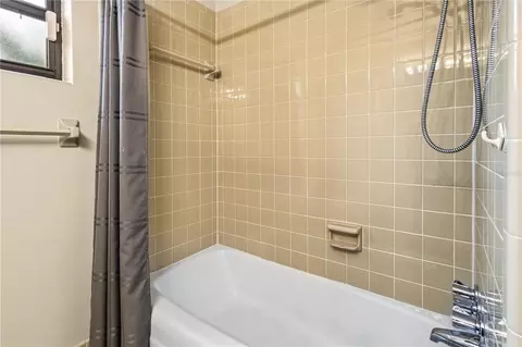 Bath - Undisclosed, Williston, FL 32696 photo 2 of 4