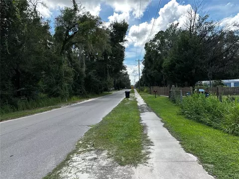 418 N Pine St, Bronson, FL 32621 photo 4