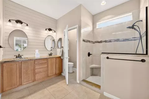 Bath - 9432 SW 66th Loop, Ocala, FL 34481 photo 2 of 6
