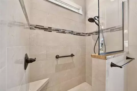 Bath - 9432 SW 66th Loop, Ocala, FL 34481 photo 4 of 6