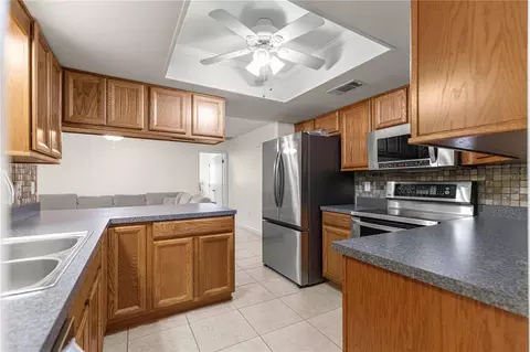 Kitchen - 11284 SW 79th Ave, Ocala, FL 34476 photo 5 of 5