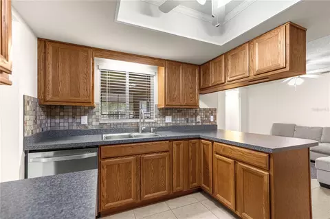 Kitchen - 11284 SW 79th Ave, Ocala, FL 34476 photo 3 of 5