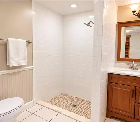 Bath - 25 Emerald Ct, Ocala, FL 34472 photo 1 of 3