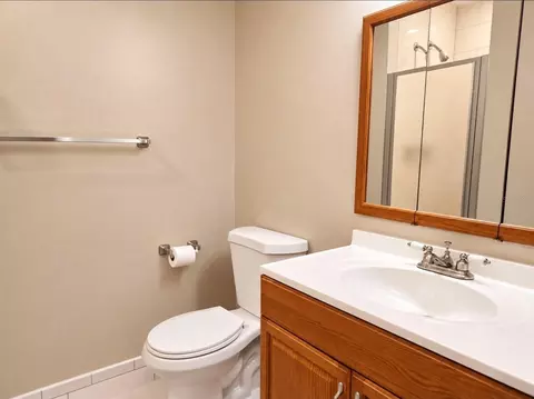 Bath - 25 Emerald Ct, Ocala, FL 34472 photo 3 of 3