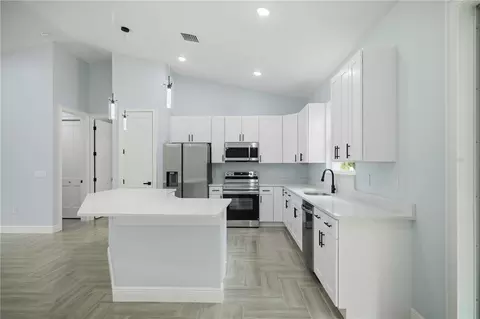 Kitchen - 15696 SW 40th Place Rd, Ocala, FL 34481 photo 1 of 2