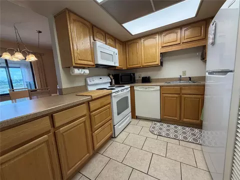 Kitchen - 637 Midway Dr #A, Ocala, FL 34472 photo 1 of 2