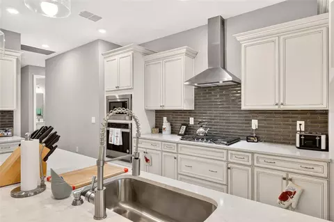 Kitchen - 8331 SW 97th Ave, Ocala, FL 34481 photo 5 of 7
