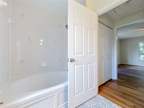 Bath - 7946 Juniper Rd, Ocala, FL 34480 photo 7 of 8