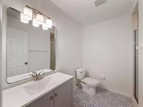 Bath - 7946 Juniper Rd, Ocala, FL 34480 photo 1 of 8