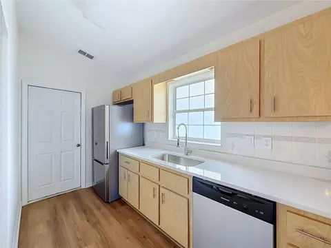 Kitchen - 7946 Juniper Rd, Ocala, FL 34480 photo 3 of 4