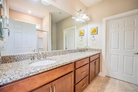 Bath - 9174 SW 65th Loop, Ocala, FL 34481 photo 3 of 4