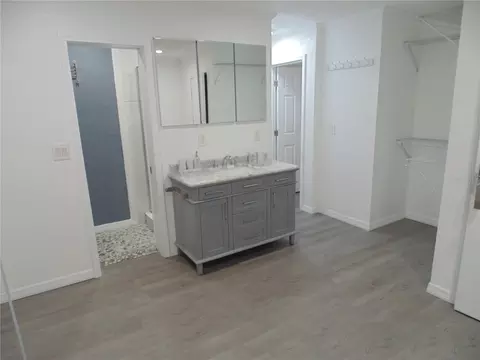 Bath - 1007 NE 2nd St, Ocala, FL 34470 photo 3 of 5