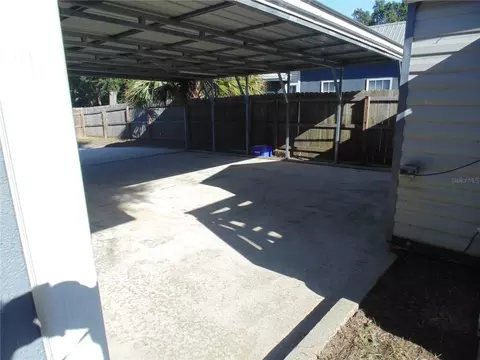 Exterior - 1007 NE 2nd St, Ocala, FL 34470 photo 7 of 23