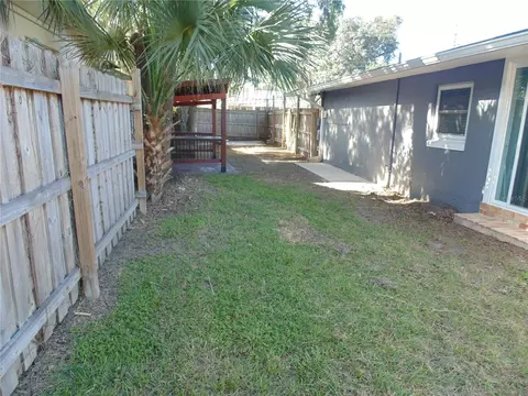 Exterior - 1007 NE 2nd St, Ocala, FL 34470 photo 6 of 23