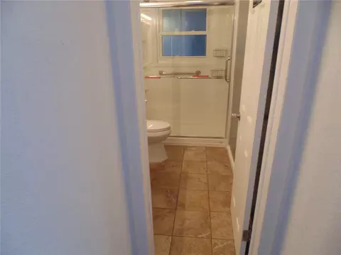 Bath - 1007 NE 2nd St, Ocala, FL 34470 photo 1 of 5