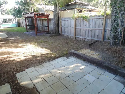 Exterior - 1007 NE 2nd St, Ocala, FL 34470 photo 2 of 23
