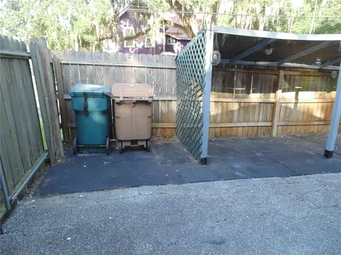 Exterior - 1007 NE 2nd St, Ocala, FL 34470 photo 15 of 23