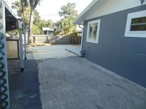 Exterior - 1007 NE 2nd St, Ocala, FL 34470 photo 14 of 23