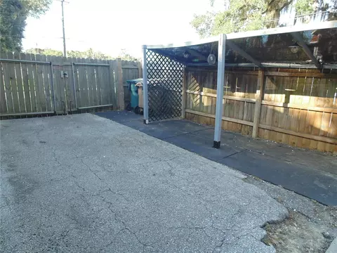 Exterior - 1007 NE 2nd St, Ocala, FL 34470 photo 12 of 23