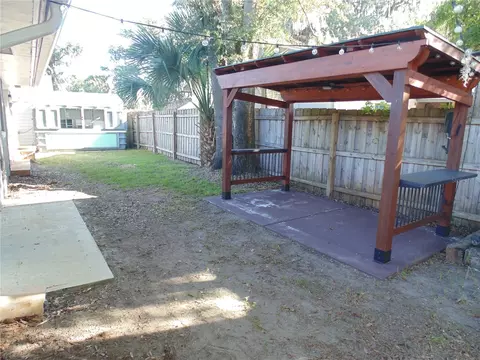 Exterior - 1007 NE 2nd St, Ocala, FL 34470 photo 4 of 23