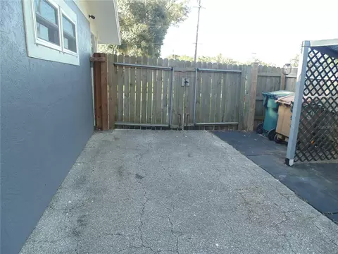 Exterior - 1007 NE 2nd St, Ocala, FL 34470 photo 16 of 23