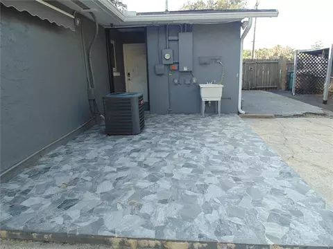 Exterior - 1007 NE 2nd St, Ocala, FL 34470 photo 19 of 23