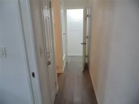 Entry Way - 1007 NE 2nd St, Ocala, FL 34470 photo 2 of 2