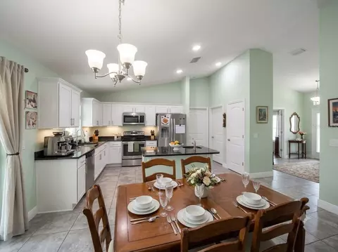Dining - 24 Dogwood Drive Loop, Ocala, FL 34472 photo 3 of 4