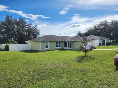 Exterior - 24 Dogwood Drive Loop, Ocala, FL 34472 photo 12 of 13