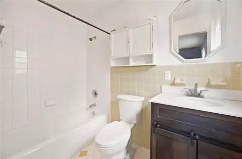 Bath - 3807 SE 8th St, Ocala, FL 34471 photo 1 of 2