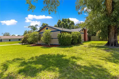 Exterior - 2130 NE 10th St, Ocala, FL 34470 photo 4 of 7