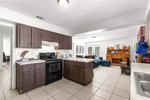 Kitchen - 2130 NE 10th St, Ocala, FL 34470 photo 2 of 3